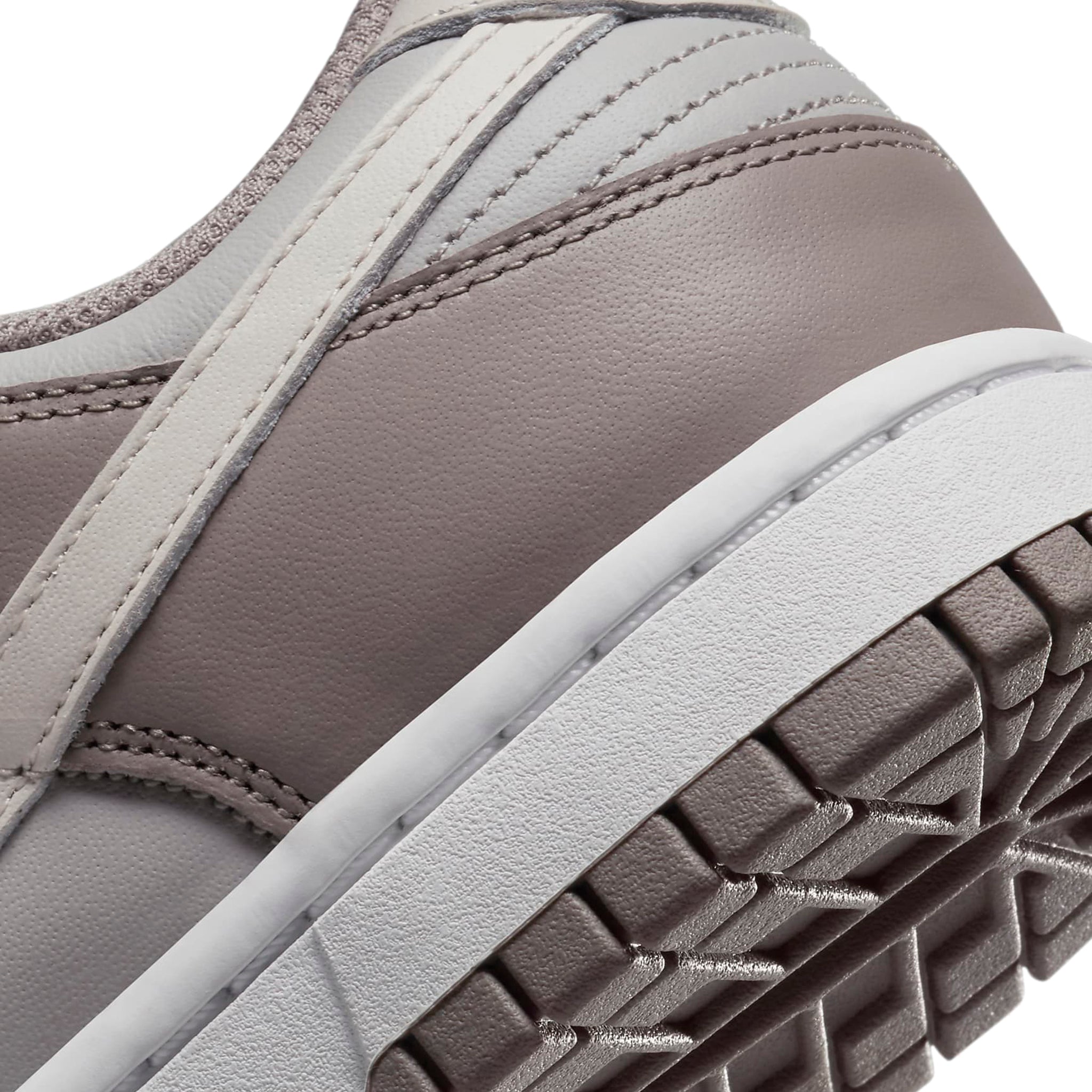 Back view of Nike Dunk Low Bone Beige (W) FD0792-001